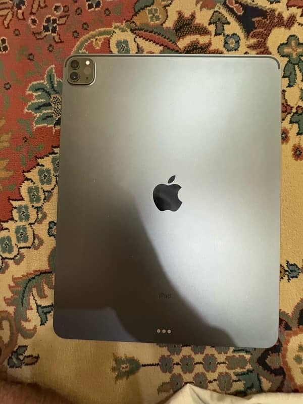 iPad Pro (12-9 inch) 5 garantion      memory 128 gb 2