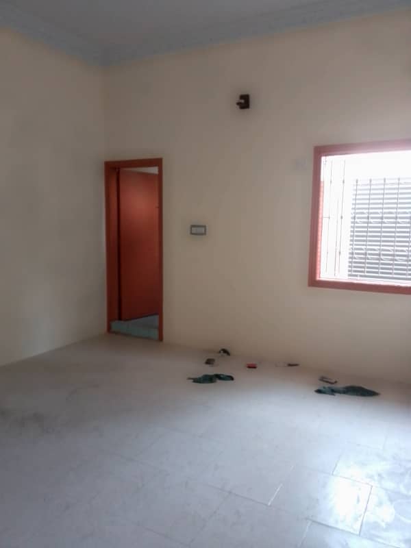 4 bed dd portion available for rent in north Karachi 8