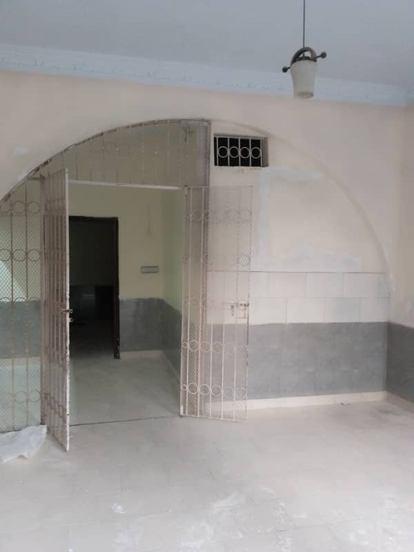 4 bed dd portion available for rent in north Karachi 13