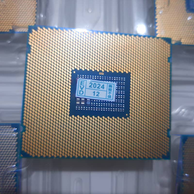 Intel Xeon E5 2640 V4  ( L3  Casha ) 25MB 6