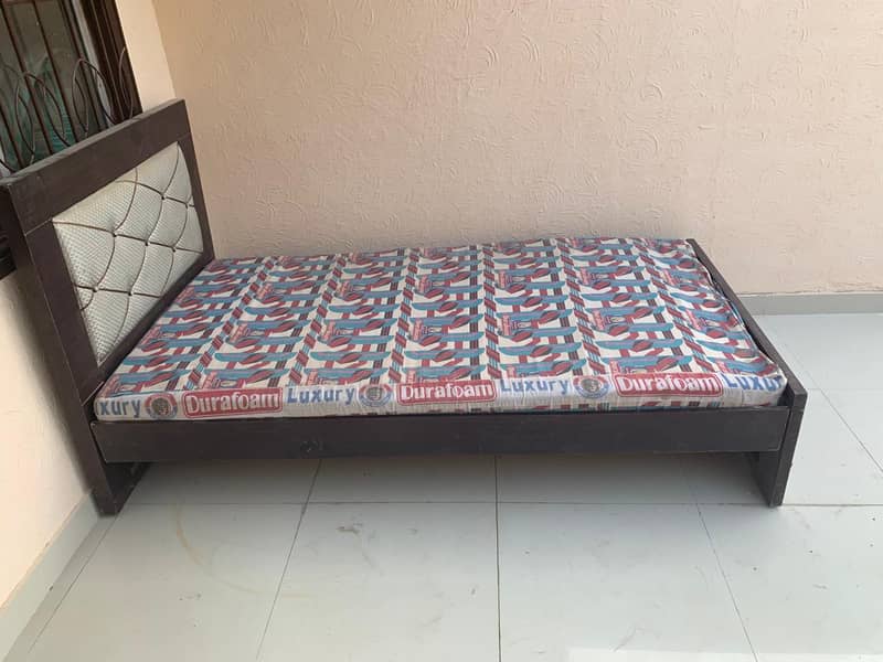 Single bed with mattres 2