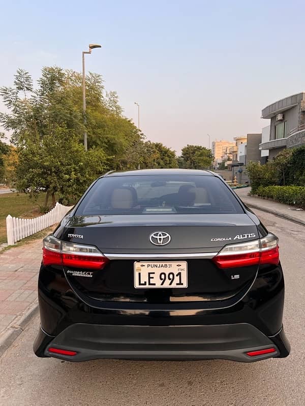 Toyota Corolla Altis 2018 4