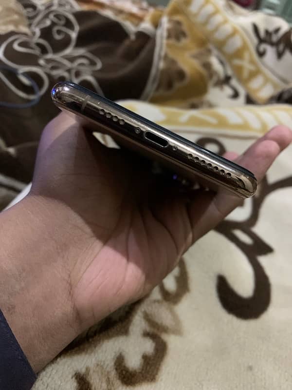 iPhone xsmax 256 gb unlock urgent sell 4