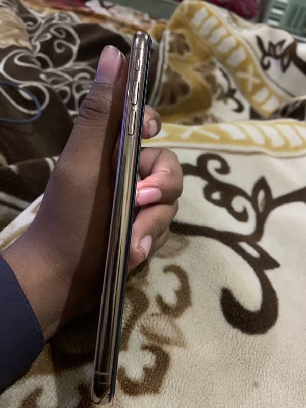 iPhone xs max 256 gb FU urgent sell 2