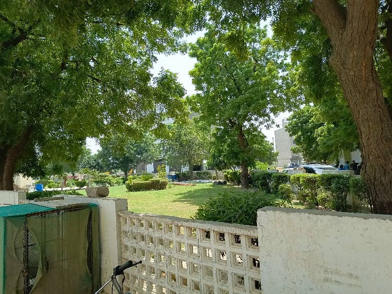 120 Sq Yard Transfer plot for sale in BLOCK 5 SAADI GARDEN 11