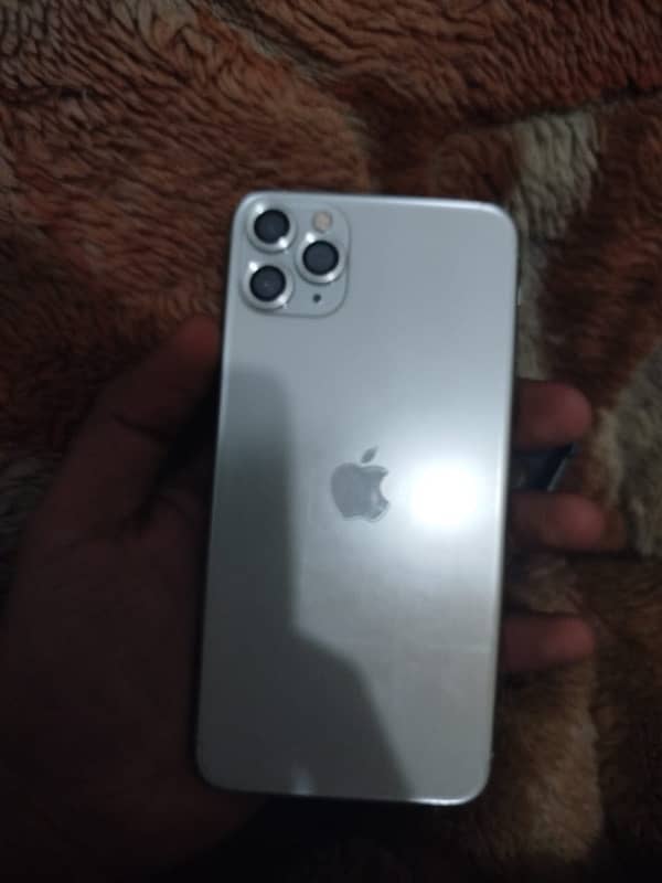 I phone 11 pro max 256 gb Face ID ok battery 75% with box 0