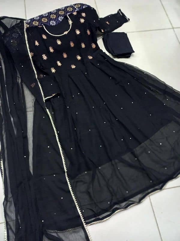 stunning black chiffon Maxi suit with 3 PCS| Embroidered Elegance 1