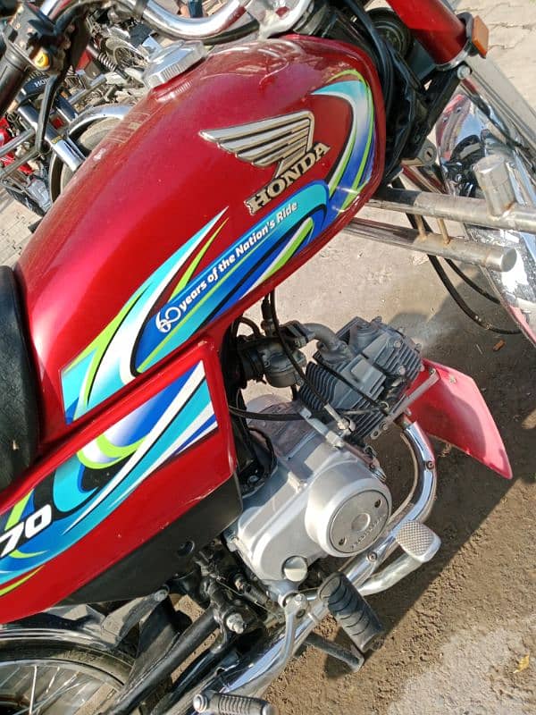 Honda CD70 RED2024 3