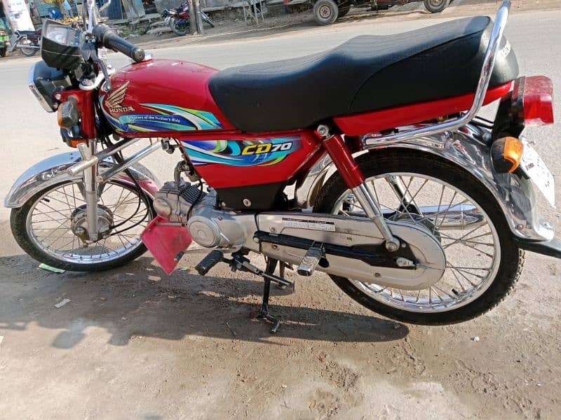 Honda CD70 RED2024 8