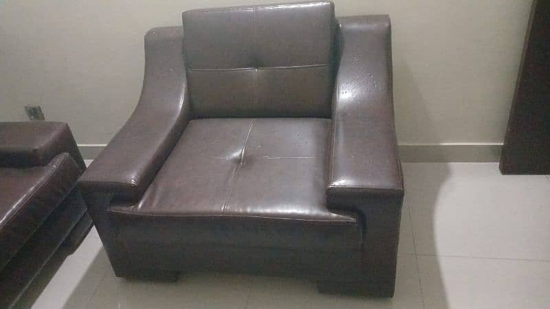 7 seater used sofa set 1