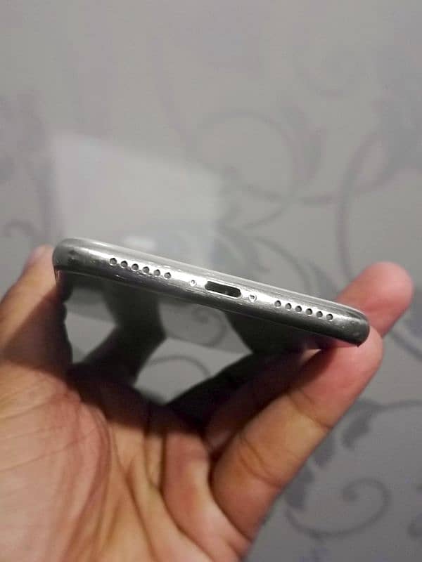 iphone x 256gb pta aproved 100 bettery face faild hai 3