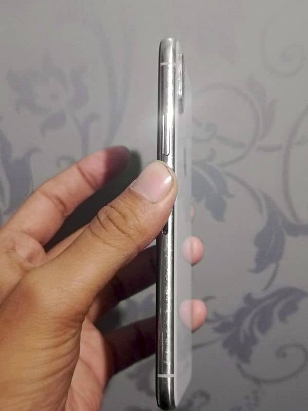 iphone x 256gb pta aproved 100 bettery face faild hai 5