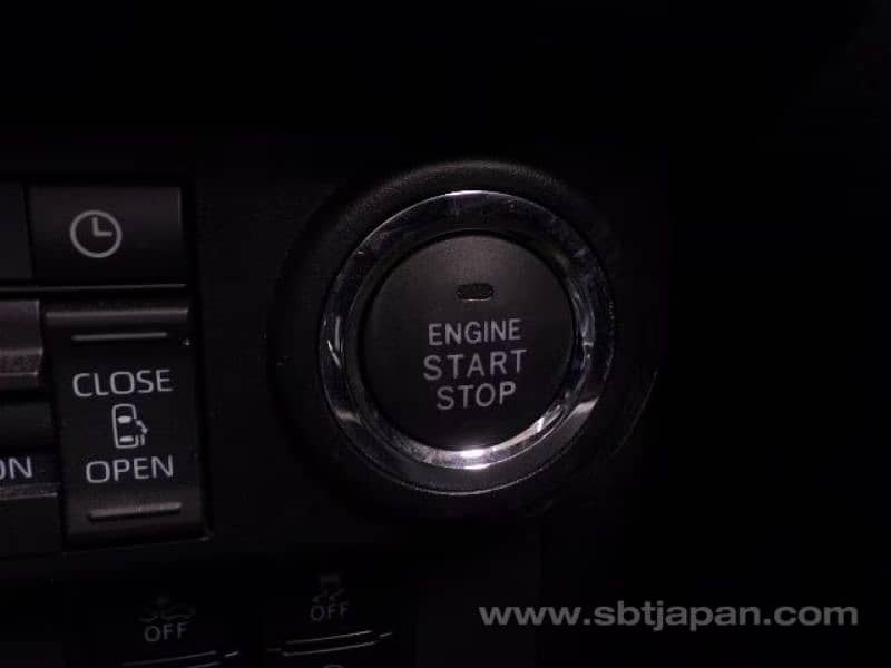 Toyota Roomy 2024/2021 custom G push start 9