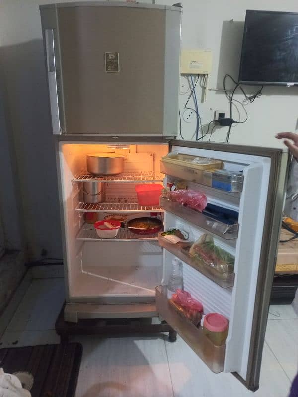 dawlance refrigerator condition 10/10 2