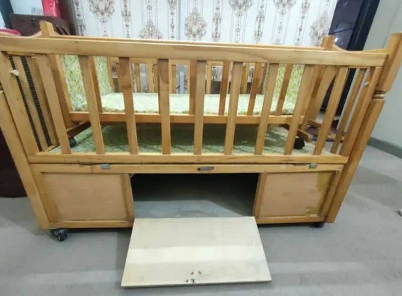 Baby Cot with swing 3