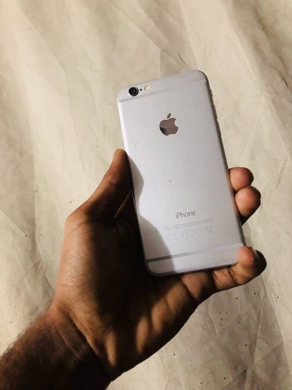 iPhone 6 storage (16:gb) bettery (88%) just fortn gloss beak hai! 10