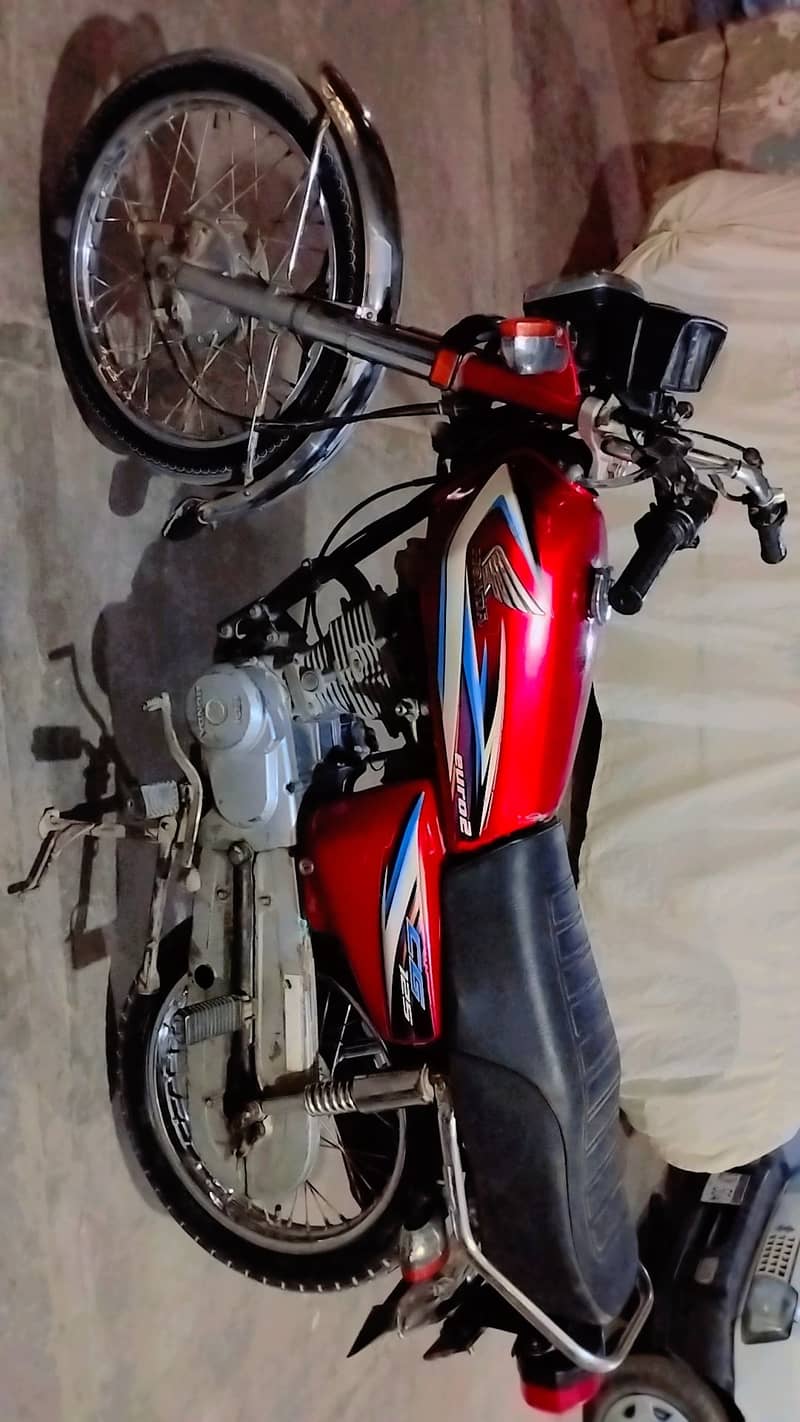 Honda CG 125 2015 genuine good condition sealed engine karak sound 2