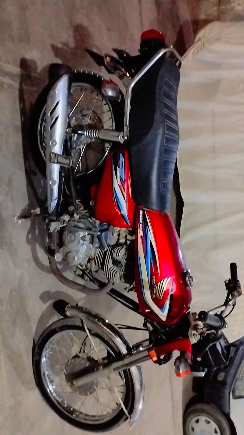 Honda CG 125 2015 genuine good condition sealed engine karak sound 7