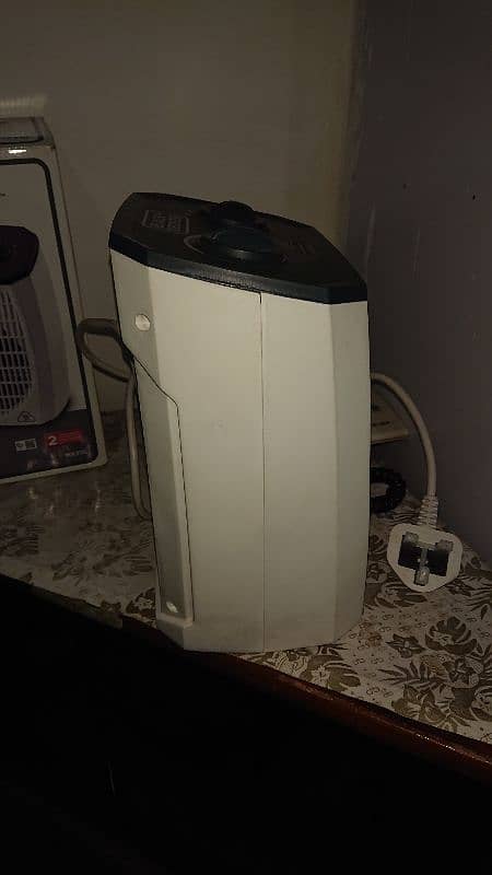 Black + Decker Vertical Fan Heater HX310 2