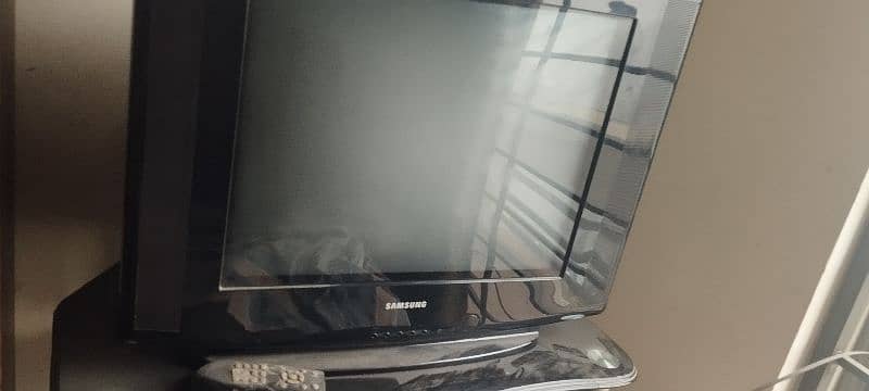 tv with trolly 0