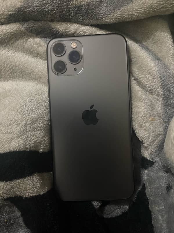 I phone 11 pro Factory Unlock 64 gb 1