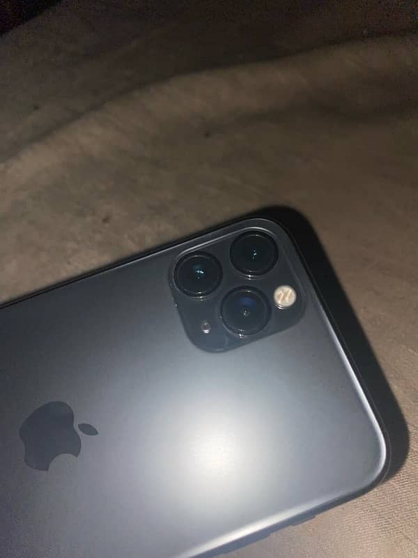 I phone 11 pro Factory Unlock 64 gb 2