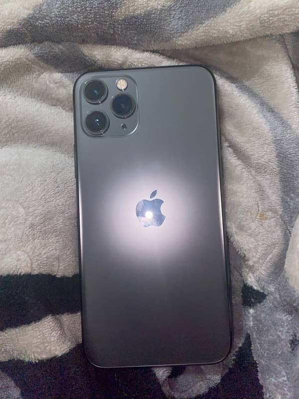 I phone 11 pro Factory Unlock 64 gb 9