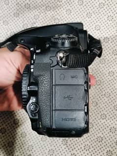 NIKON D810