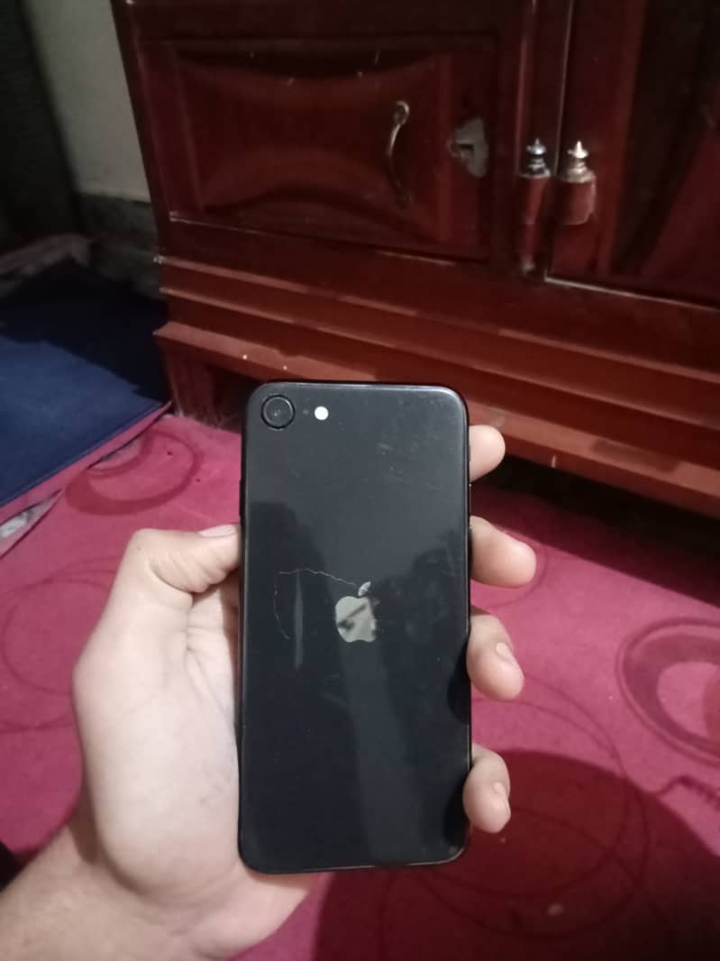 iPhone SE JV Non PTA in lush Condition 7