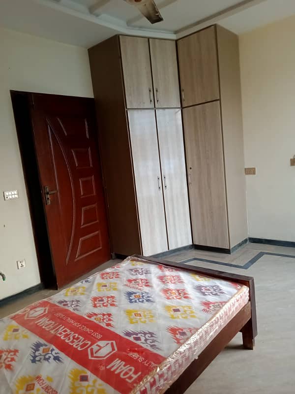 Room for rent in alfalah town near lums dha lhr 3