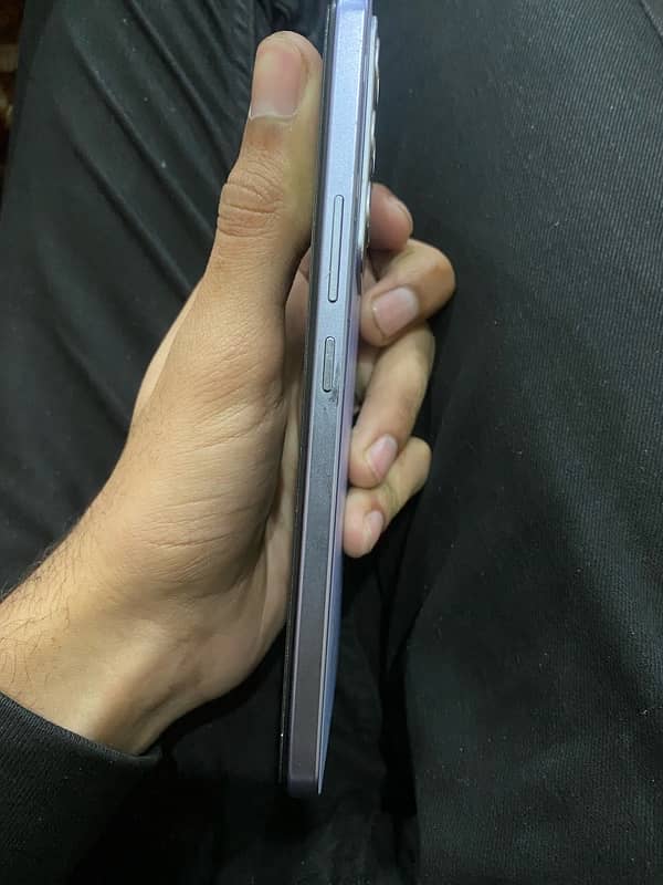 vivo v27E 8 GB Ram 256 urgent sell 032159594-75 3