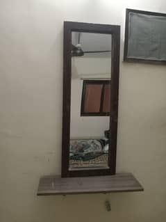 Medium mirror with shelf