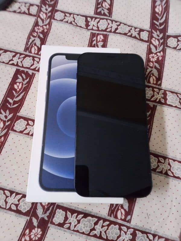 iPhone 12 LLA black 1