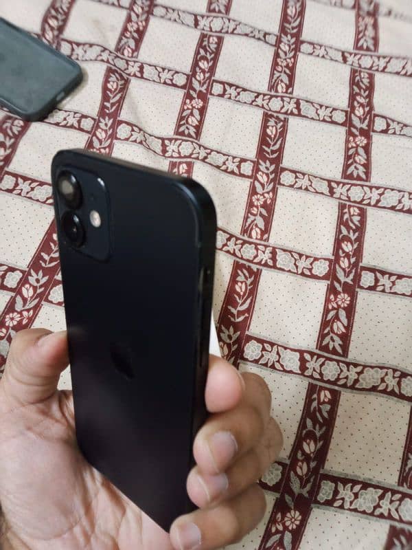 iPhone 12 LLA black 3