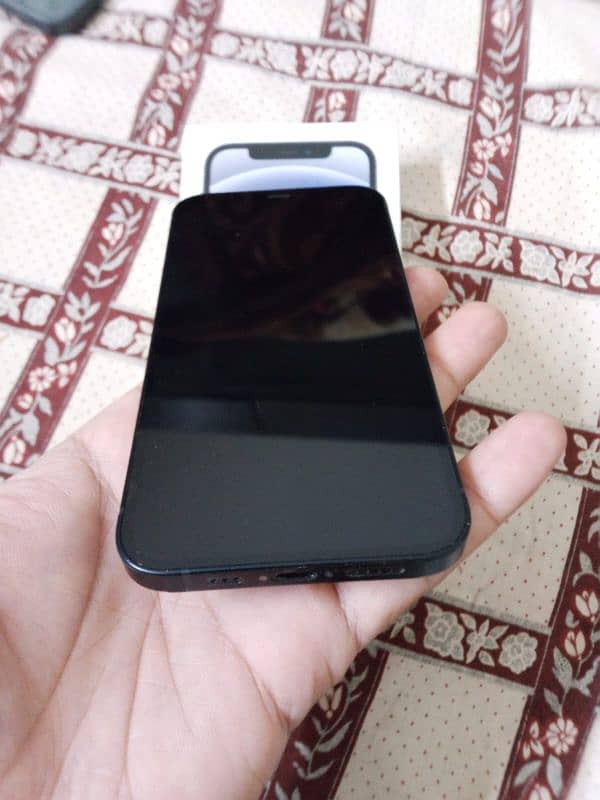 iPhone 12 LLA black 4