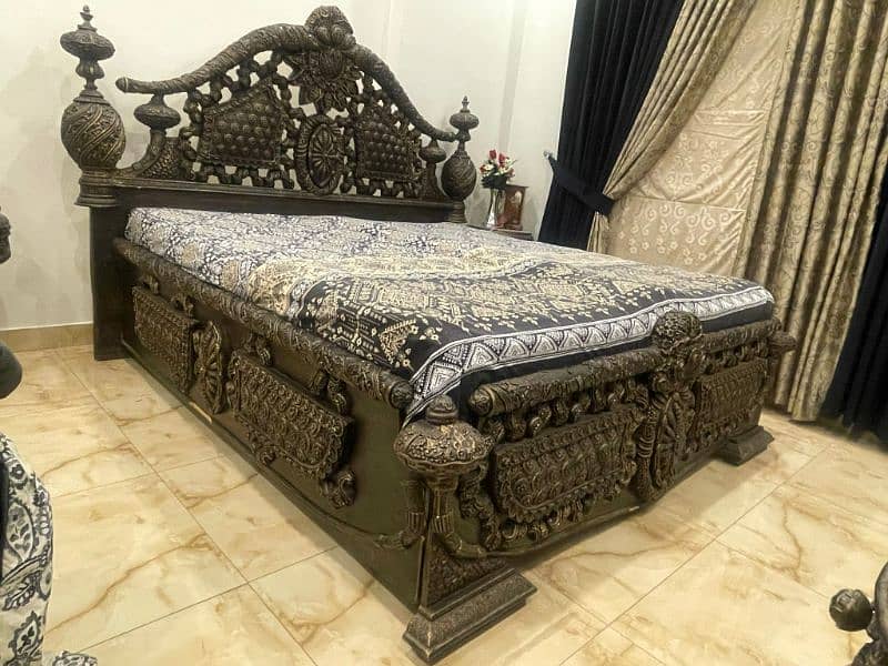 Designer Bed Set/ King Size Bed/ Furniture for sale/Designer Furniture 2