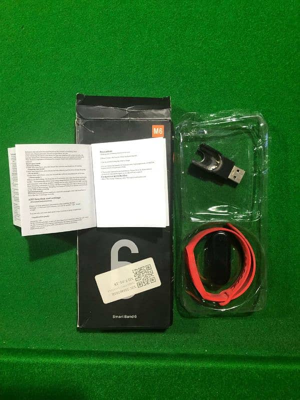 M6 Smart band with complete box and accessories. 5