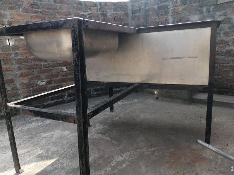 Pure steellesteel tub and sink with iron stand 0