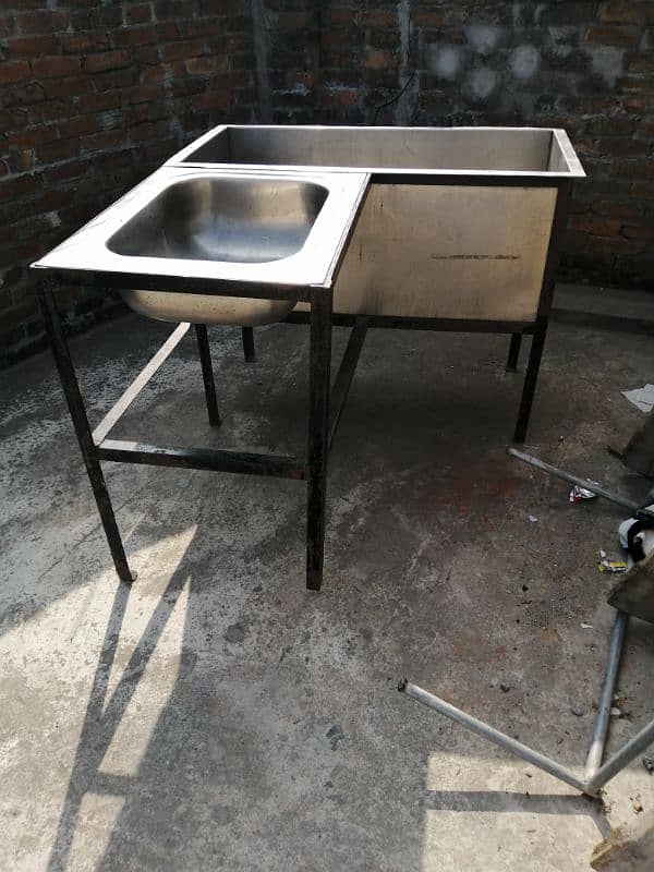 Pure steellesteel tub and sink with iron stand 1