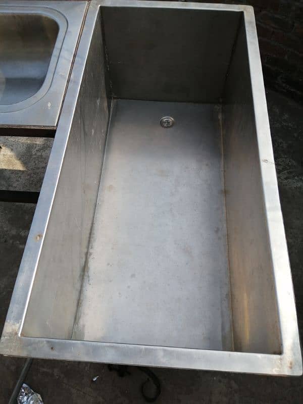 Pure steellesteel tub and sink with iron stand 3