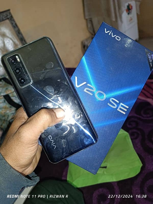 Vivo v20 se with box 5