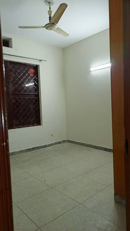 5 marla house for rent in Johar Town for Family and Silent office (Call center + Software house 10