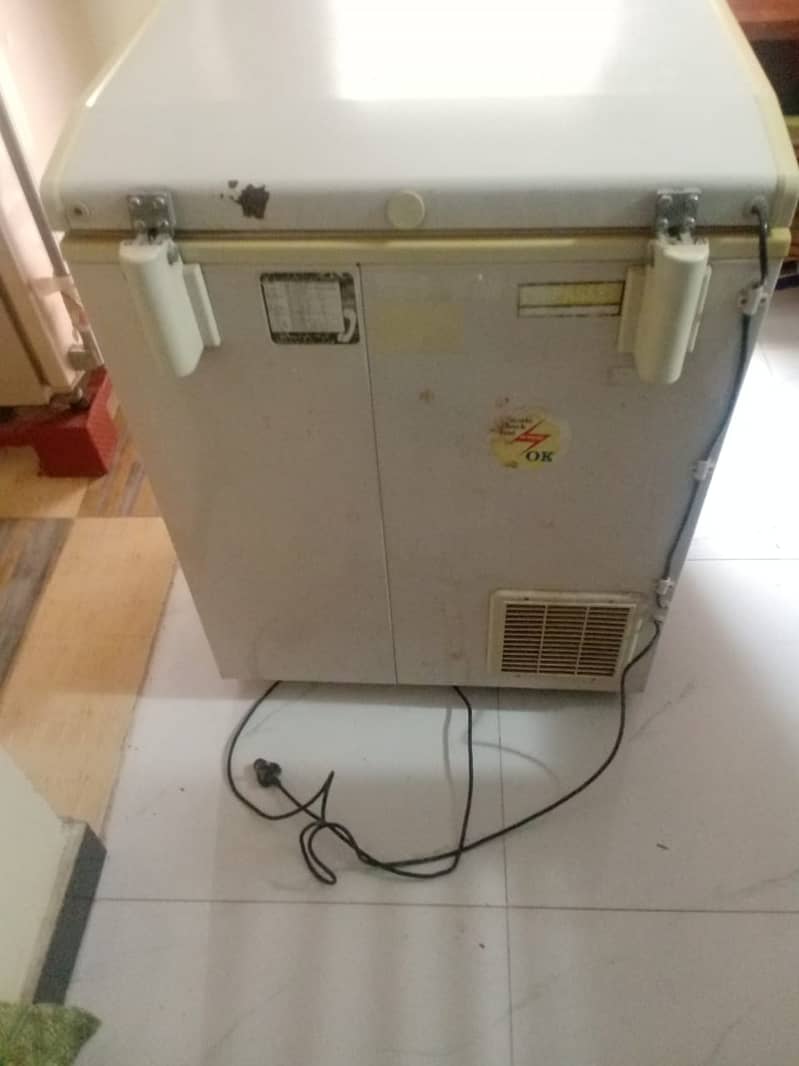 Waves deep freezer for sale 0