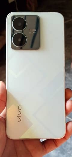 vivo y22.4Gb +128 GB box sth ha back camera not working