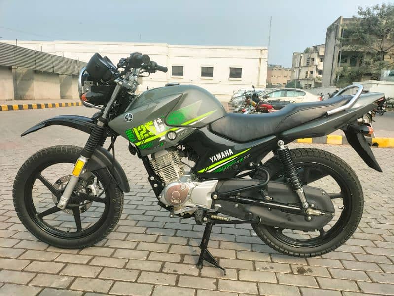 YAMAHA YBR125 G 1