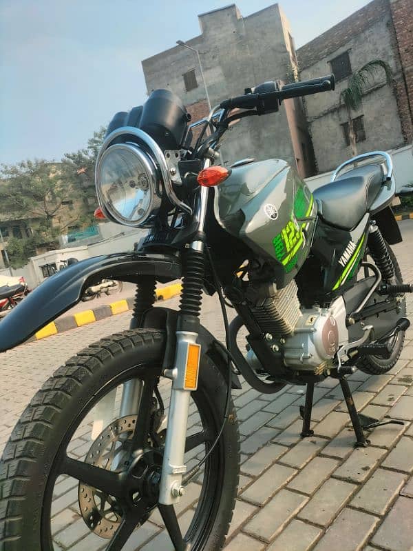 YAMAHA YBR125 G 3