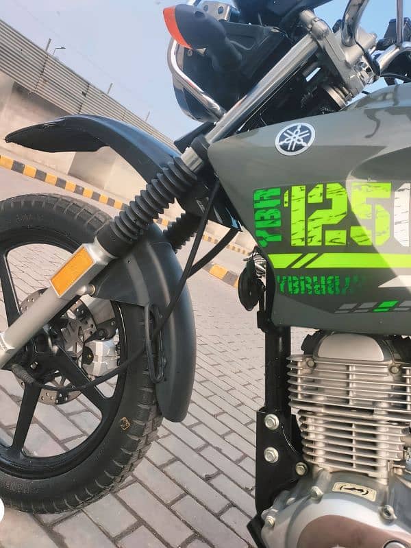 YAMAHA YBR125 G 13