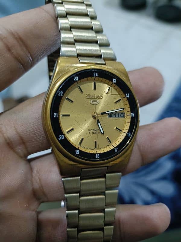 Seiko 5 Genuine 6