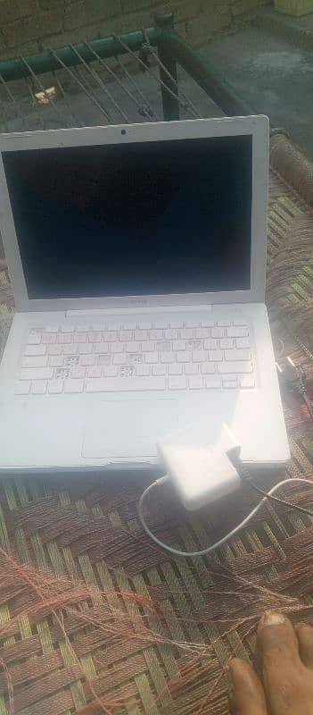 apple laptop battery. ni Baki all ok chalta he 3