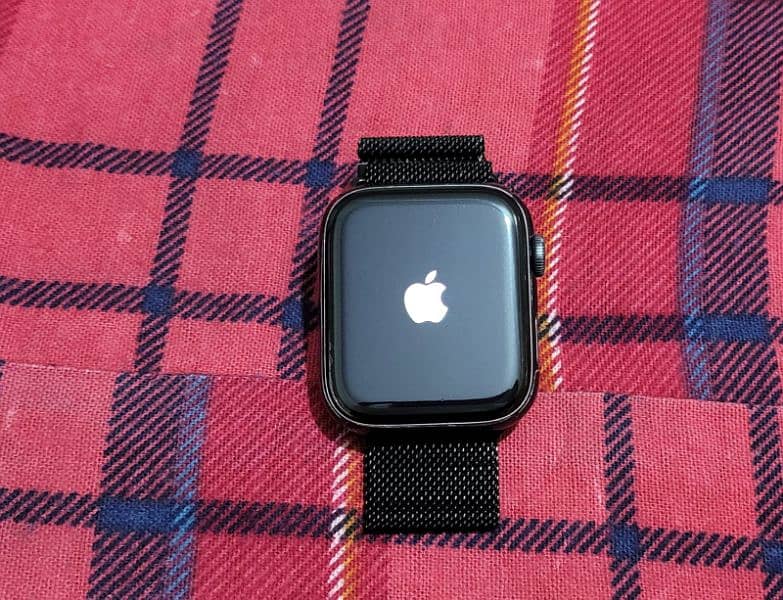 Apple watch series 5 44mm 4